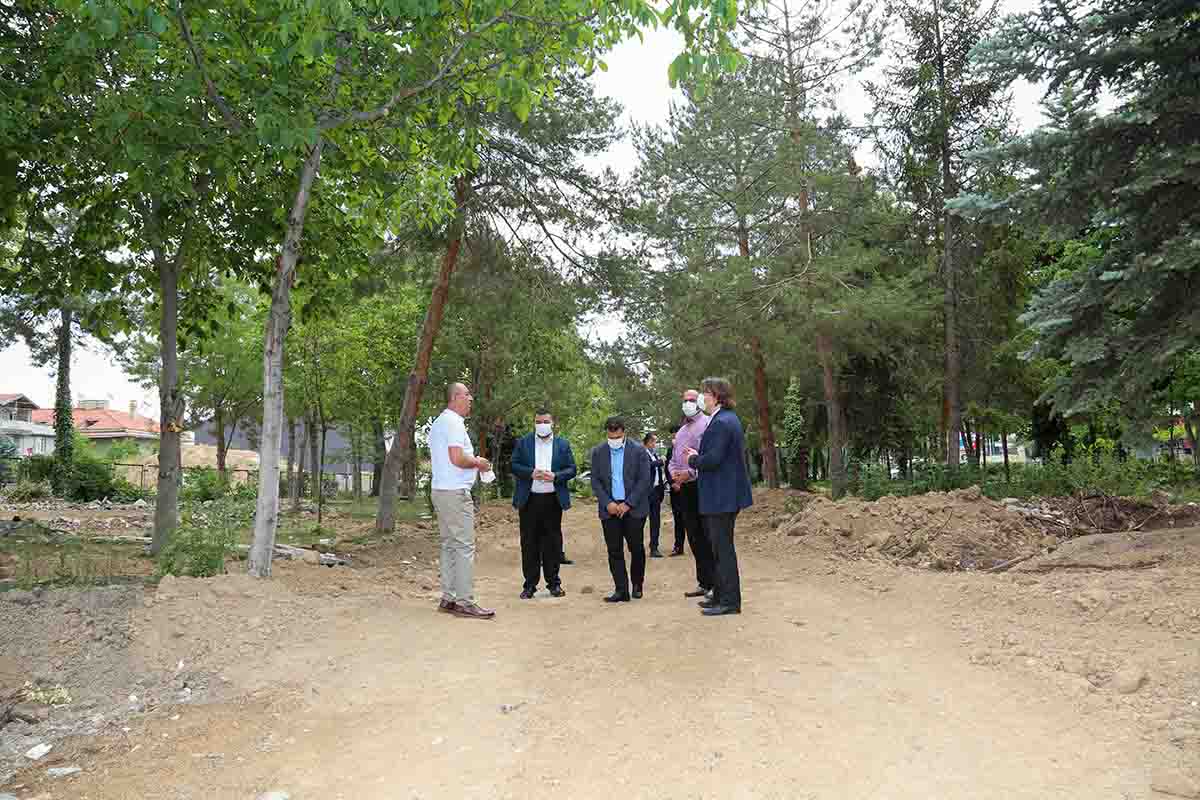 meramda-parklar-revize-edildi-yeni-cehreleriyle-korona-yorgunlugunu-alacaklar.jpg
