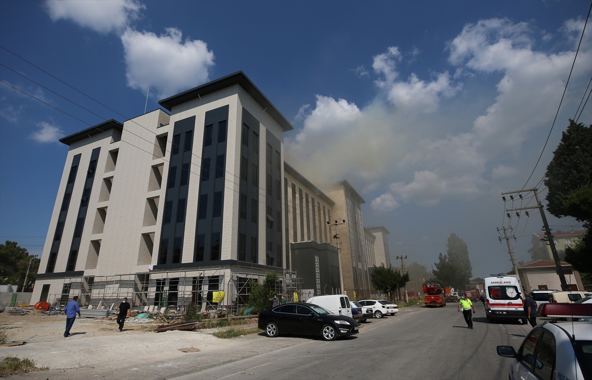 insaat-halindeki-emniyet-binasinda-cikan-yangin-5.jpg