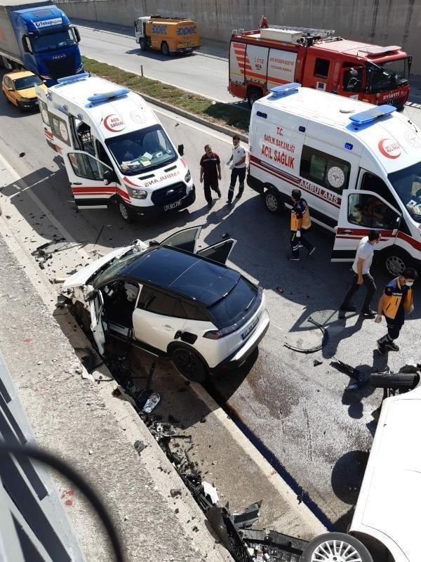 iki-otomobilin-carpistigi-kazanin-bilancosu-agir-oldu-4-olu-3-yarali.jpg