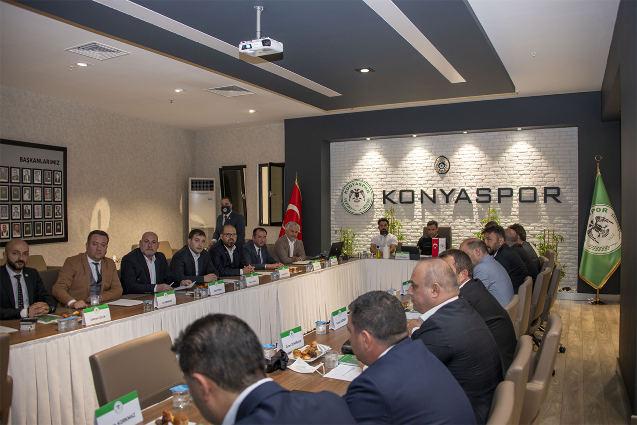 konyaspor-yonetimi.jpg