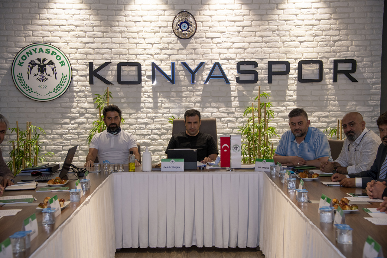 konyaspor-yonetimi1.jpg