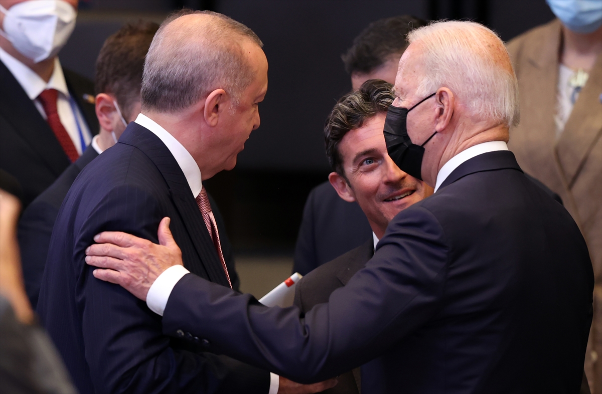turkiye-cumhurbaskani-recep-tayyip-erdogan-nato-zirvesine-katildi-3.jpg