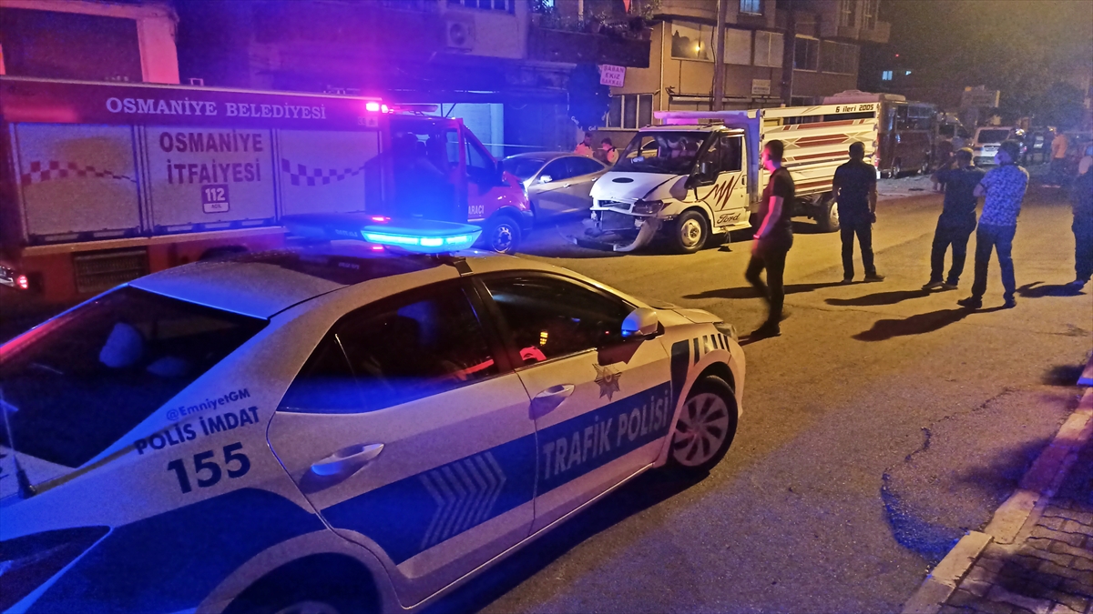 silahli-kavga-zanlisi-sehri-birbirine-katti-2si-polis-6-yarali-var-003.jpg