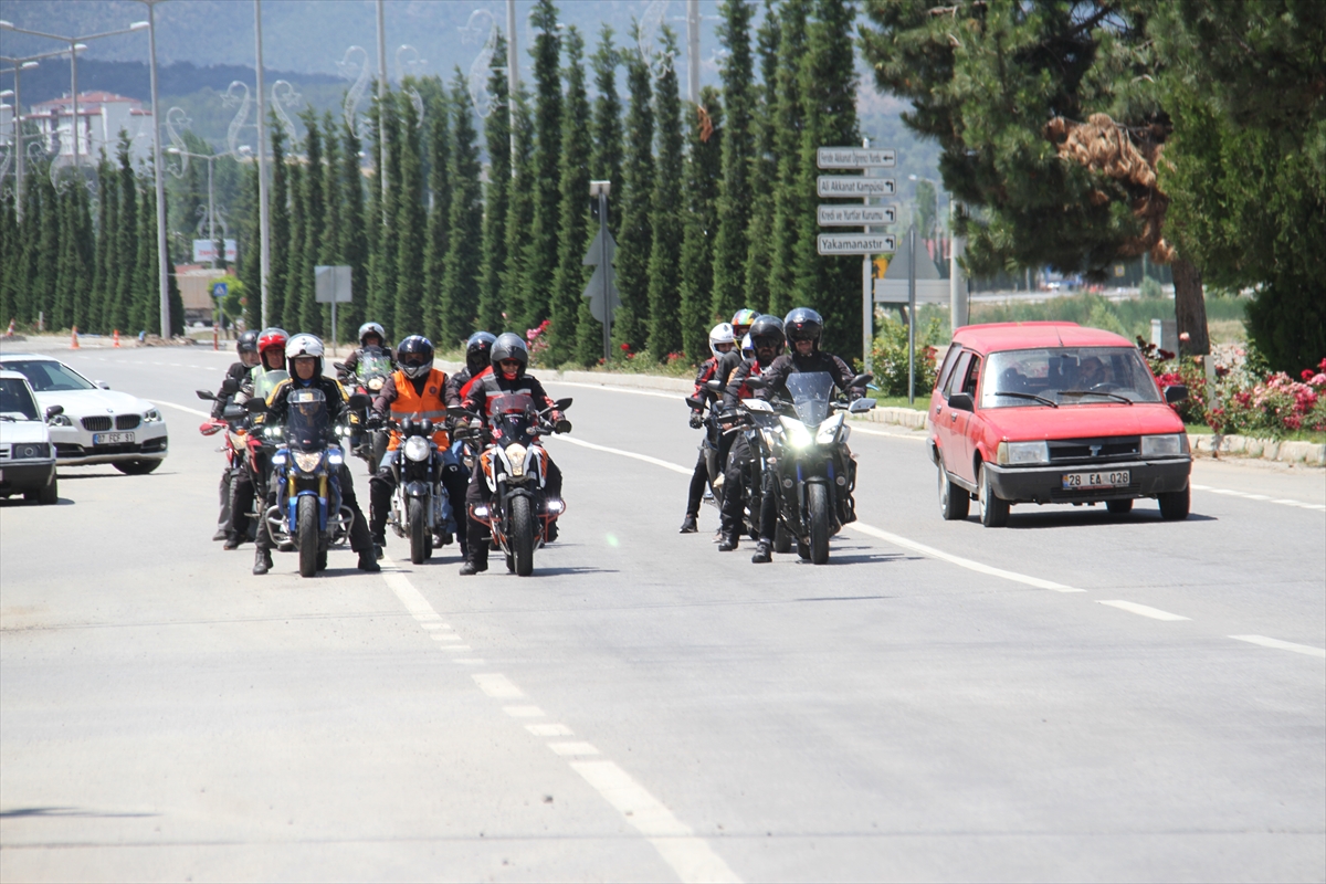 beysehirde-motosiklet-sevdalilarindan-jandarma-teskilati-icin-saygi-surusu-5.jpg