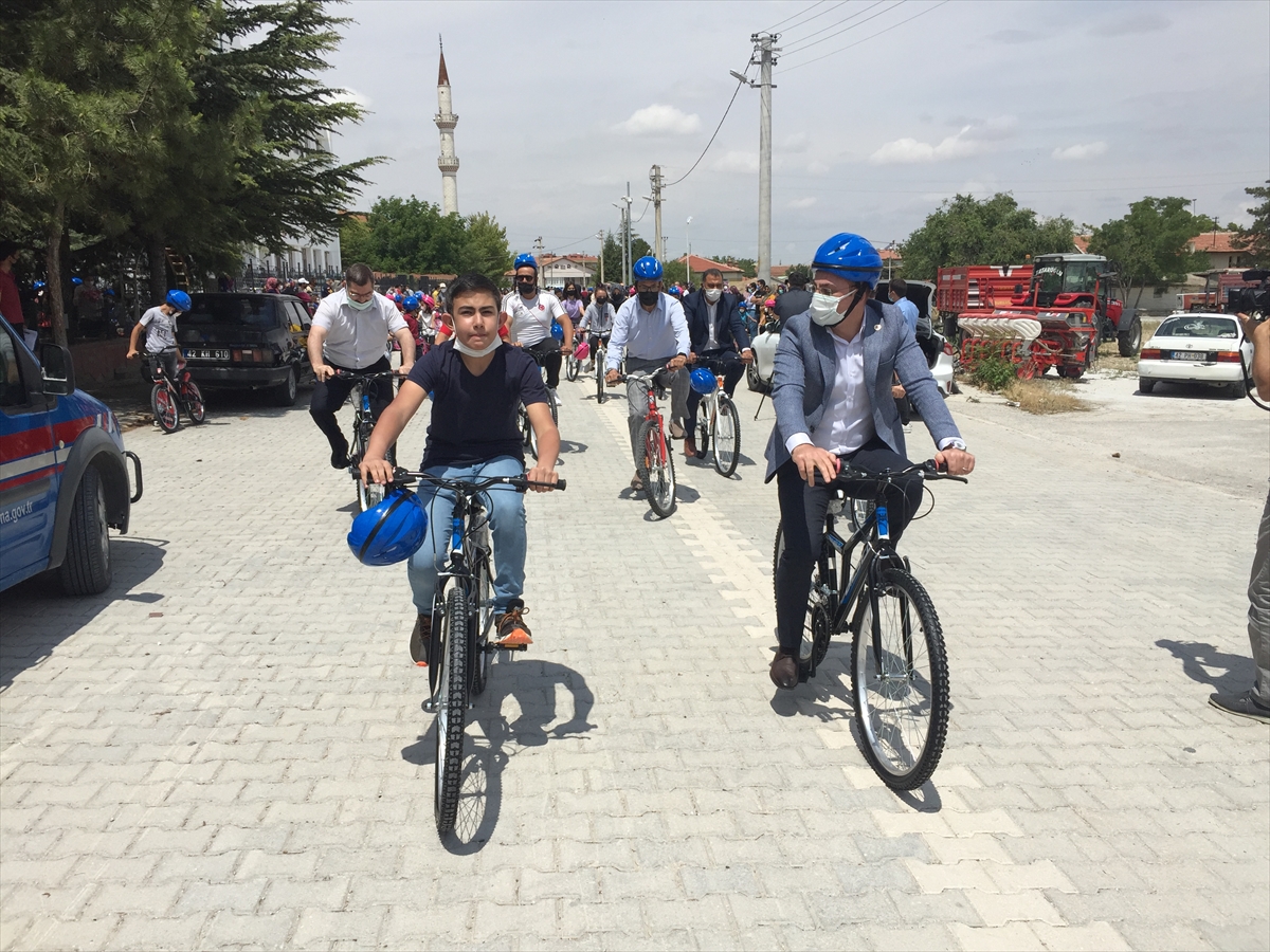 konyanin-bisikletin-yaygin-olmadigi-ilcesinde-cocuklarin-yuzu-kaymakamligin-surpriziyle-guldu-4.jpg