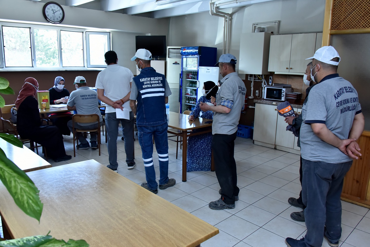 karatay-belediyesi-personeli-kovid-19-asisi-oluyor-4.jpg