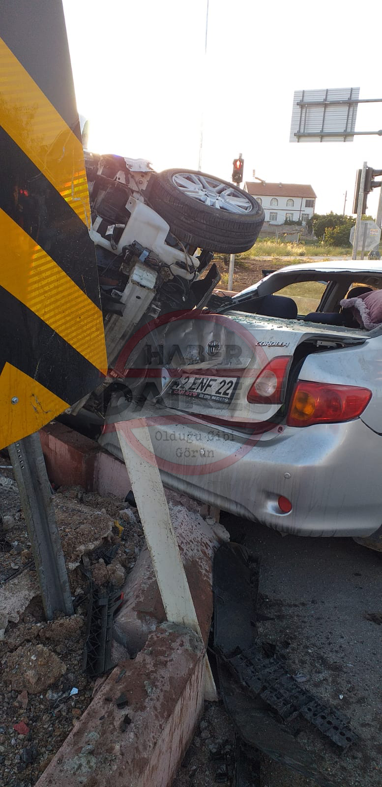 konyada-iki-arac-carpisti-1-olu-9-yarali-var-001.jpg