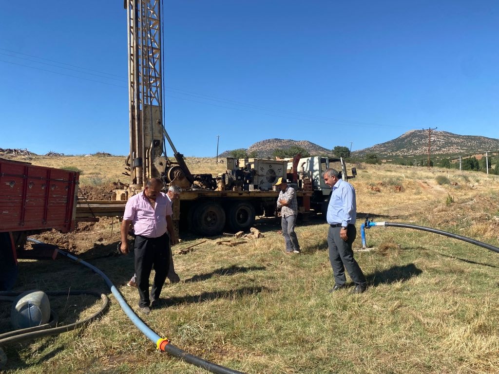 guneysinirin-bir-mahallesindeki-icme-suyu-sorunu-cozume-kavusuyor.jpg