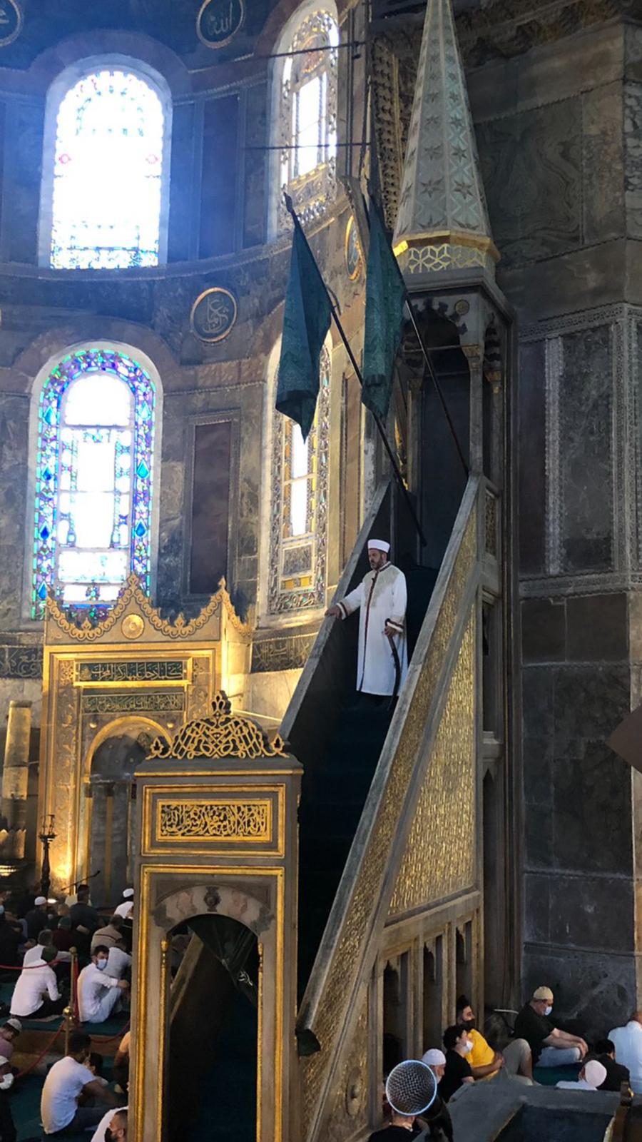 ayasofyada-cuma-namazini-konya-muftusu-ali-oge-kildirdi-002.jpg