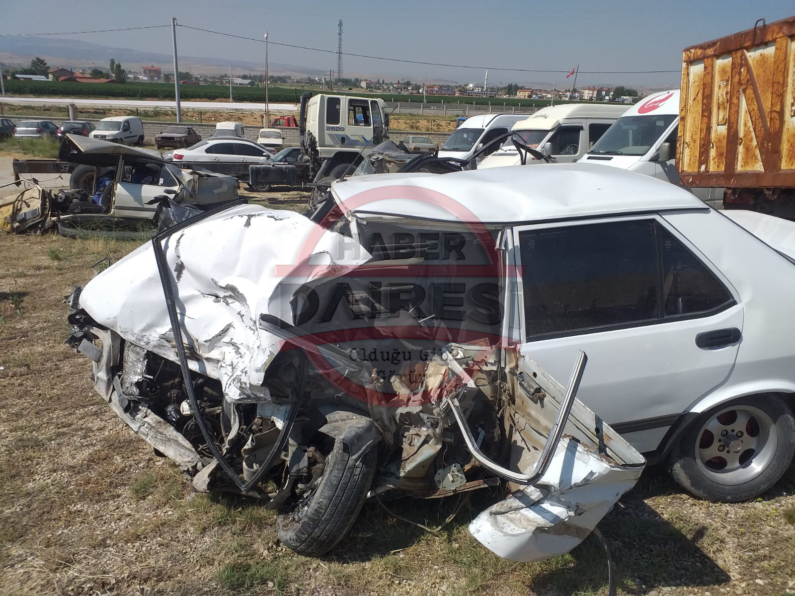 konyada-21-yasindaki-genc-feci-kazada-can-verdi-2-de-yarali-var-004.jpg