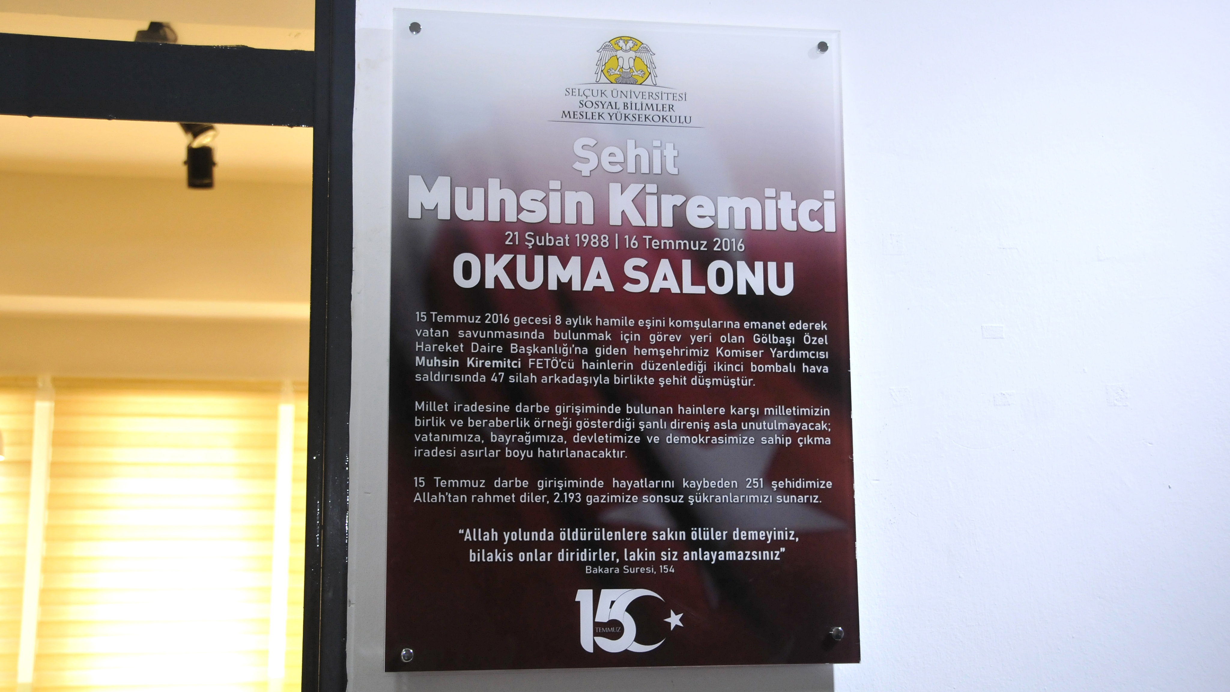 selcuk-universitesinde-15-temmuz-sehidinin-ismi-okuma-salonuna-verildi-4.jpg