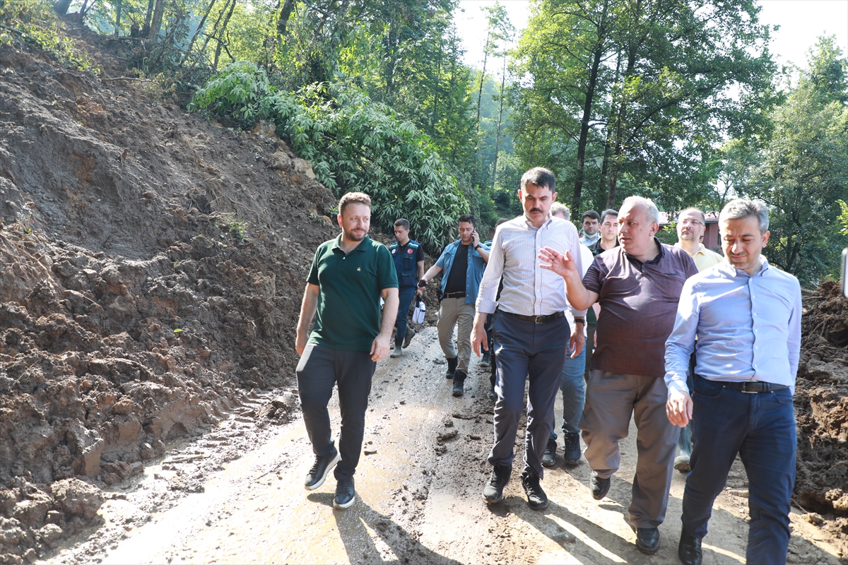 cevre-ve-sehircilik-bakani-kurum-rizede-incelemelerini-surdurdu-4.jpg