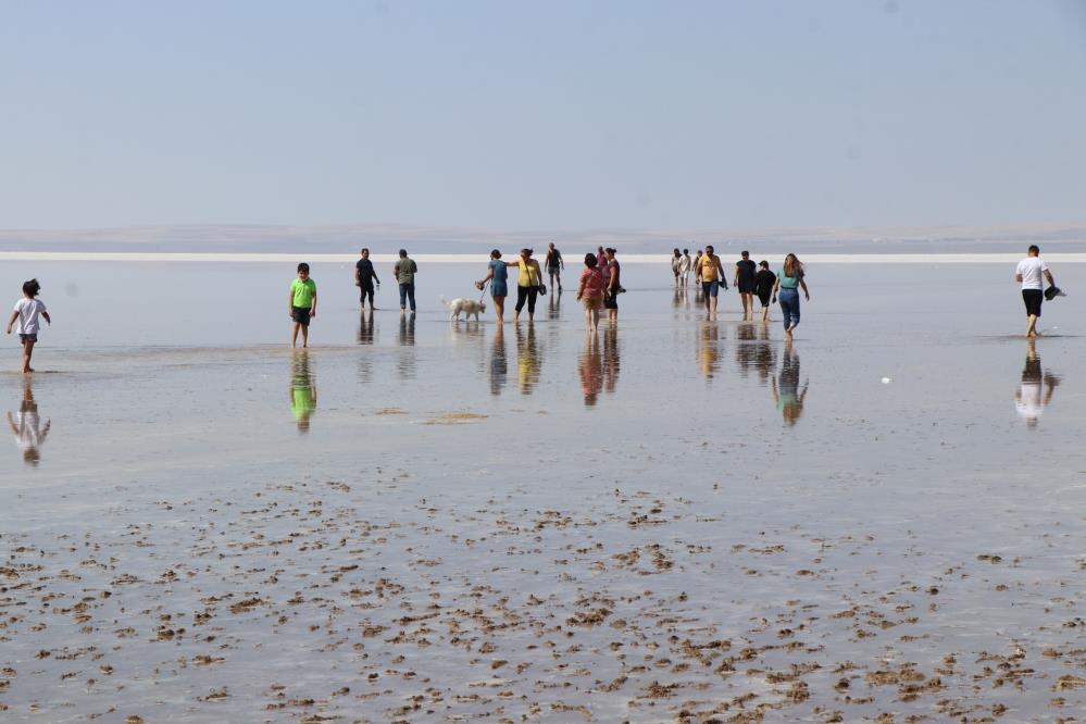 tuz-golundeki-kalabalik-bayramda-da-sahillerdeki-yogunlugu-aratmadi7.jpg
