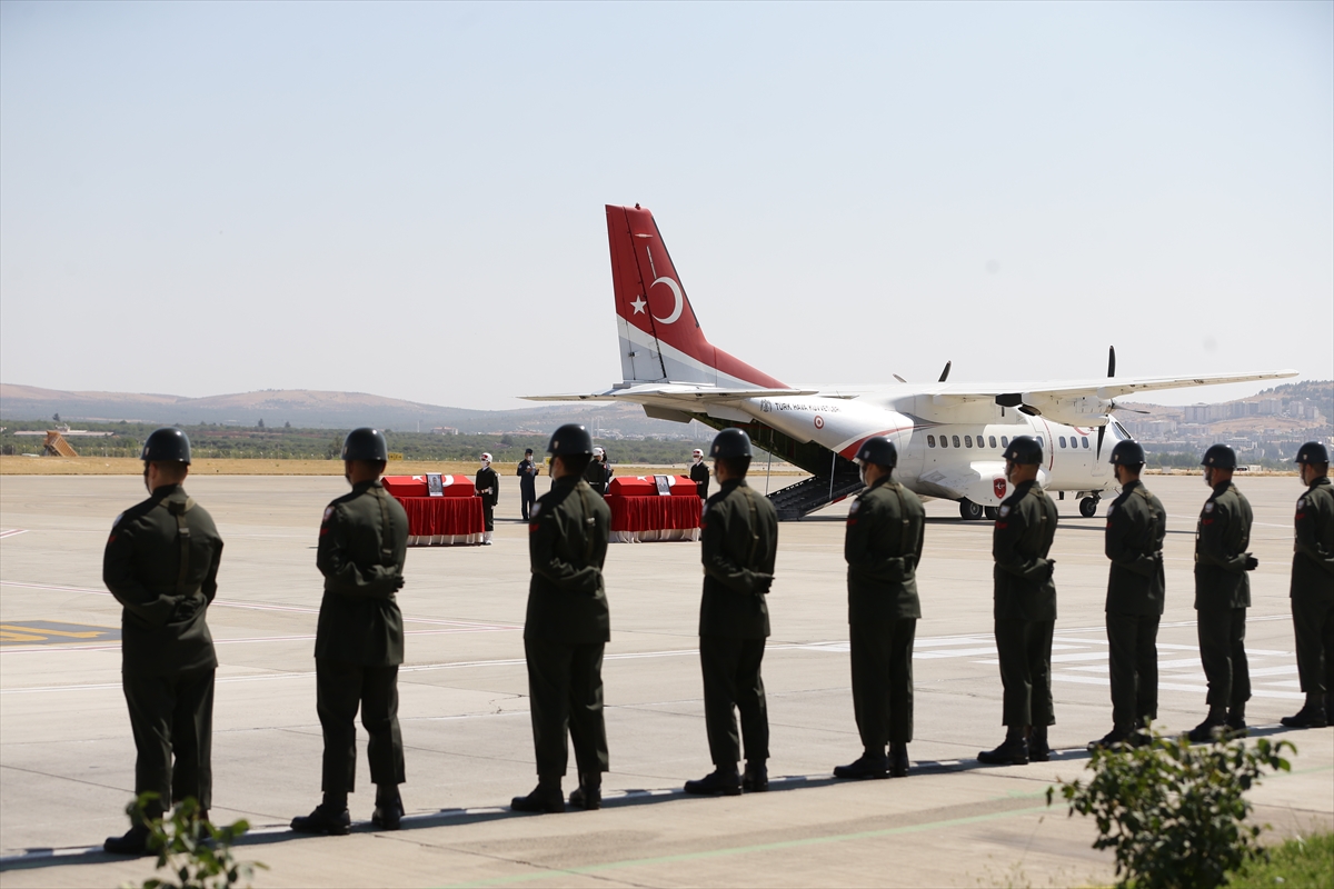 sehit-askerlerimizin-cenazeleri-memleketlerine-ugurlandi-3.jpg