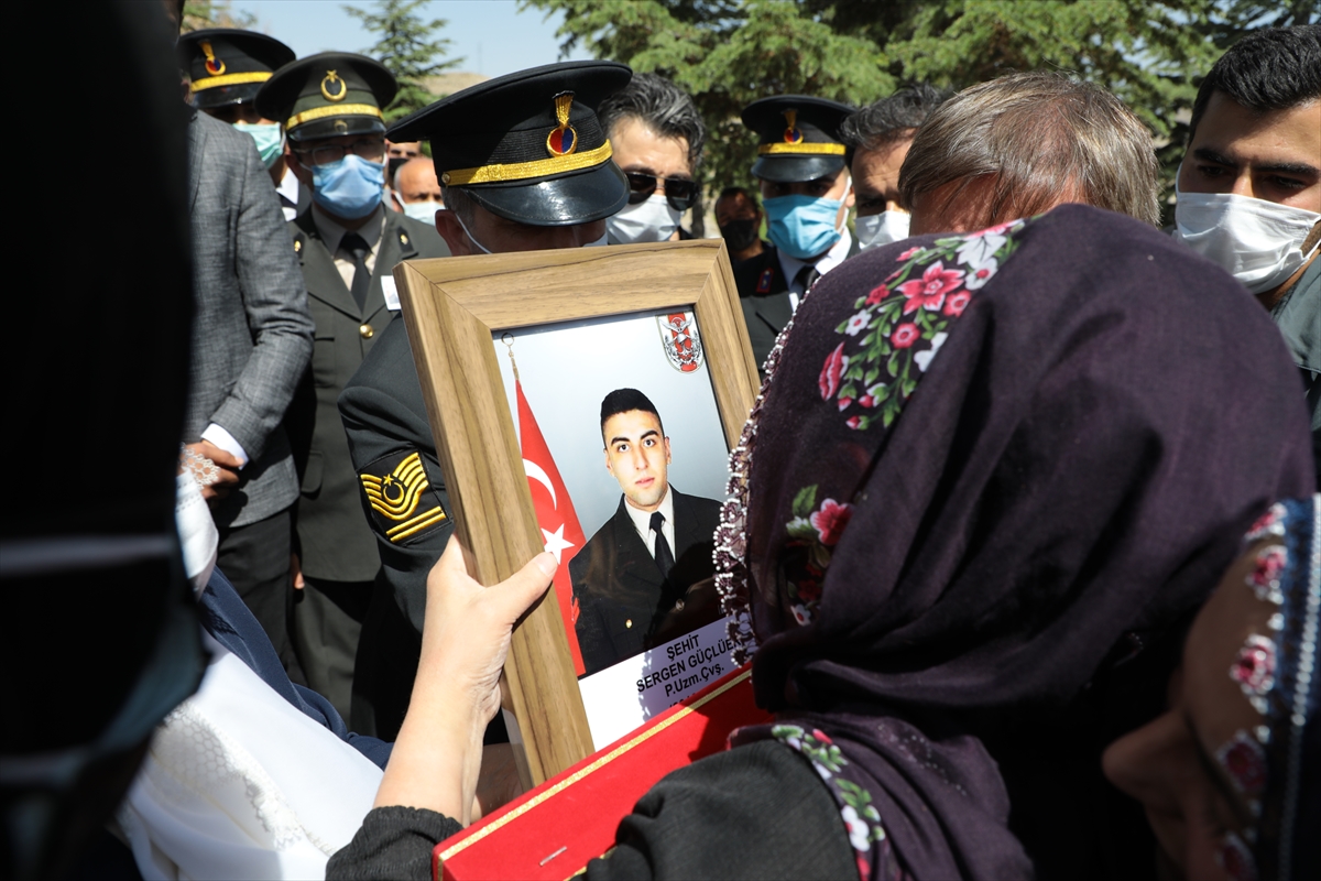 pence-harekati-sehitlerimiz-dualarla-son-yolculuga-ugurlandi.jpg