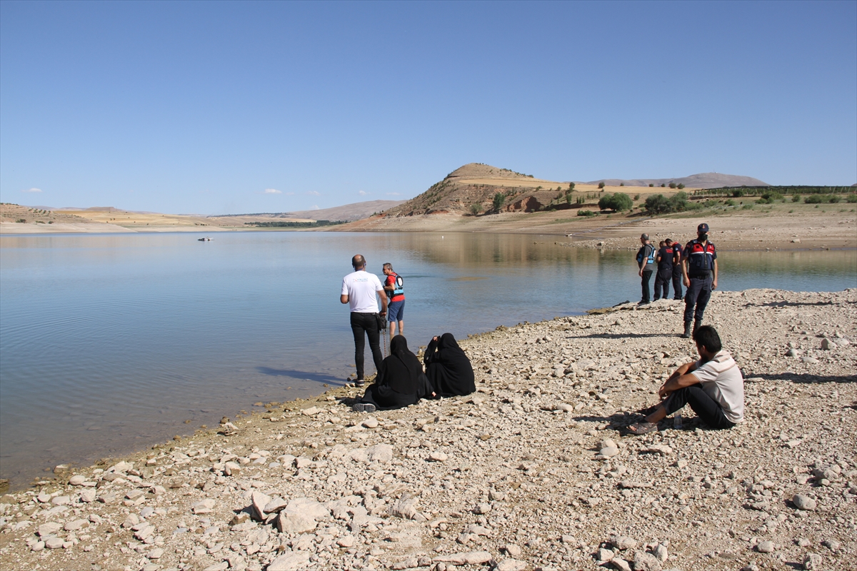 baraj-golune-giren-2si-cocuk-3-kisi-kayboldu-1.jpg