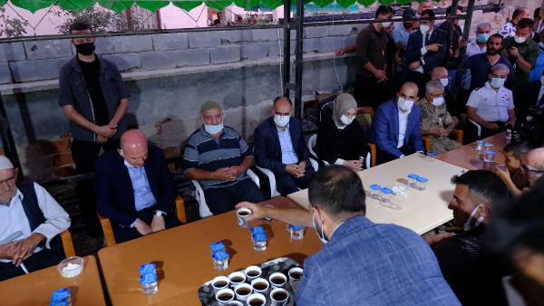 bakan-soylu-taziye-icin-konyada-002.jpeg