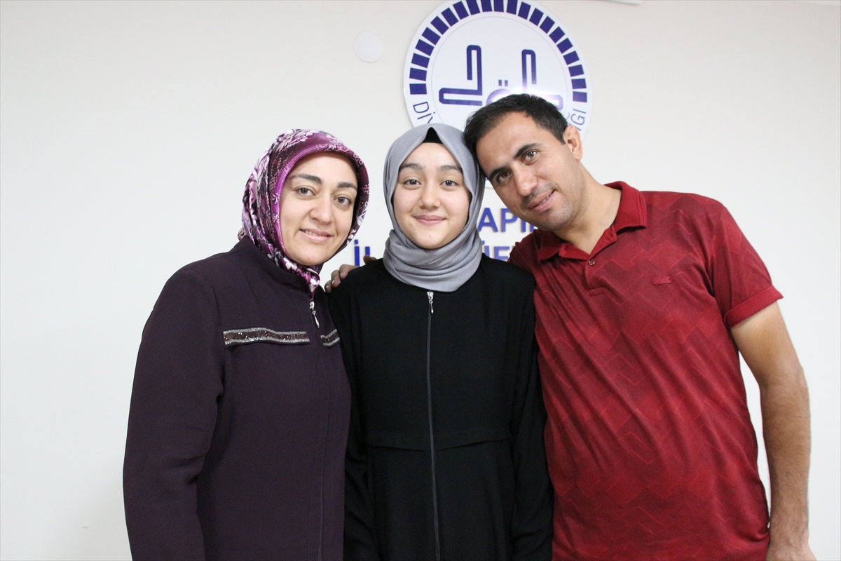 konyali-15-yasindaki-irem-3-ayda-hafiz-oldu-5.jpg