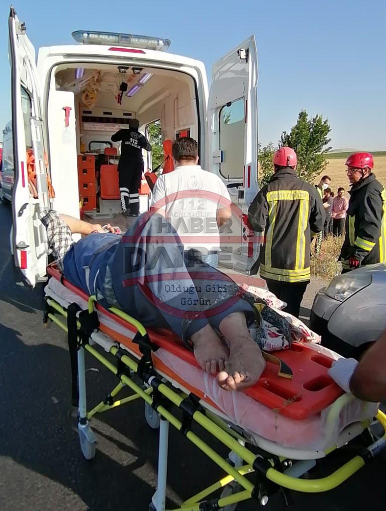 konyanin-iki-ilcesindeki-iki-kazada-4-kisi-yaralandi-003.jpg
