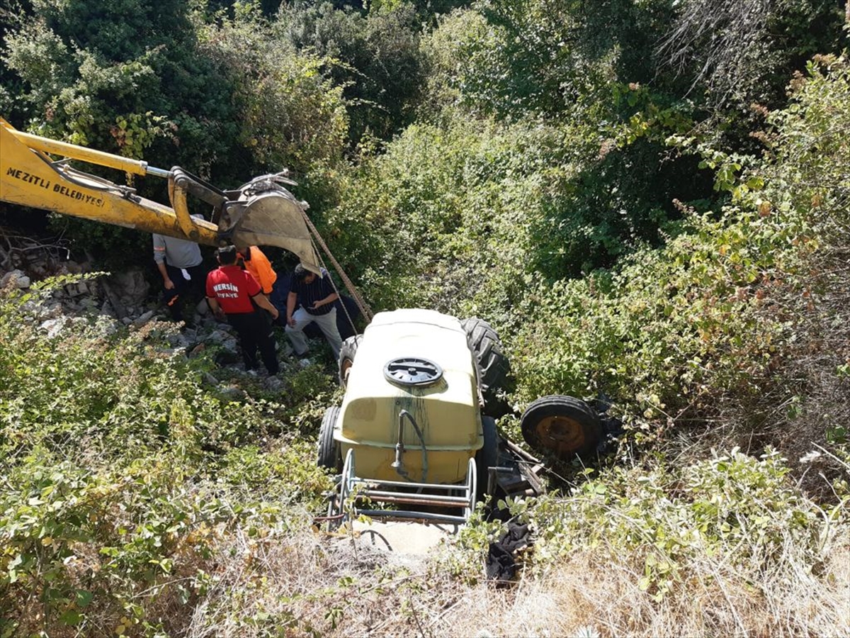 aniden-hareket-eden-traktorun-altinda-kalan-ciftci-hayatini-kaybetti-4.jpg