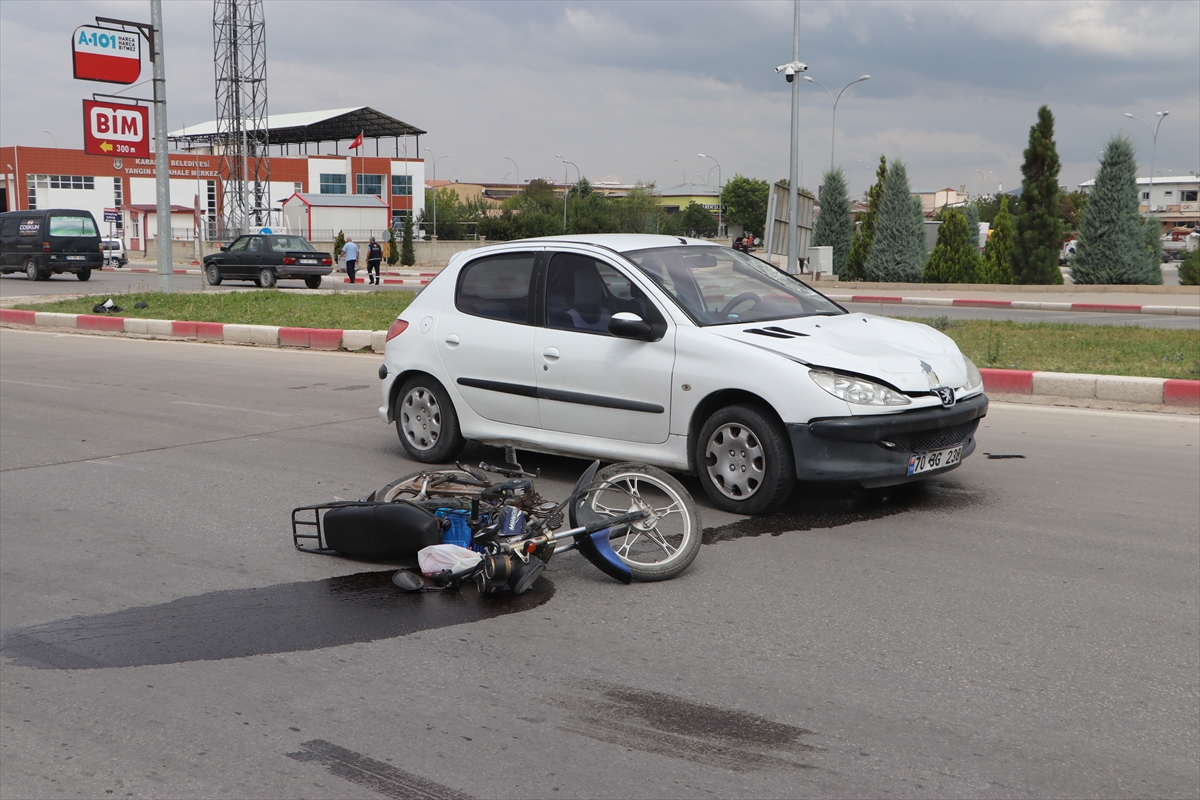 otomobil-ile-carpisan-motosikletin-agir-yaralanan-surucusu-konyaya-sevk-edildi-4.jpg
