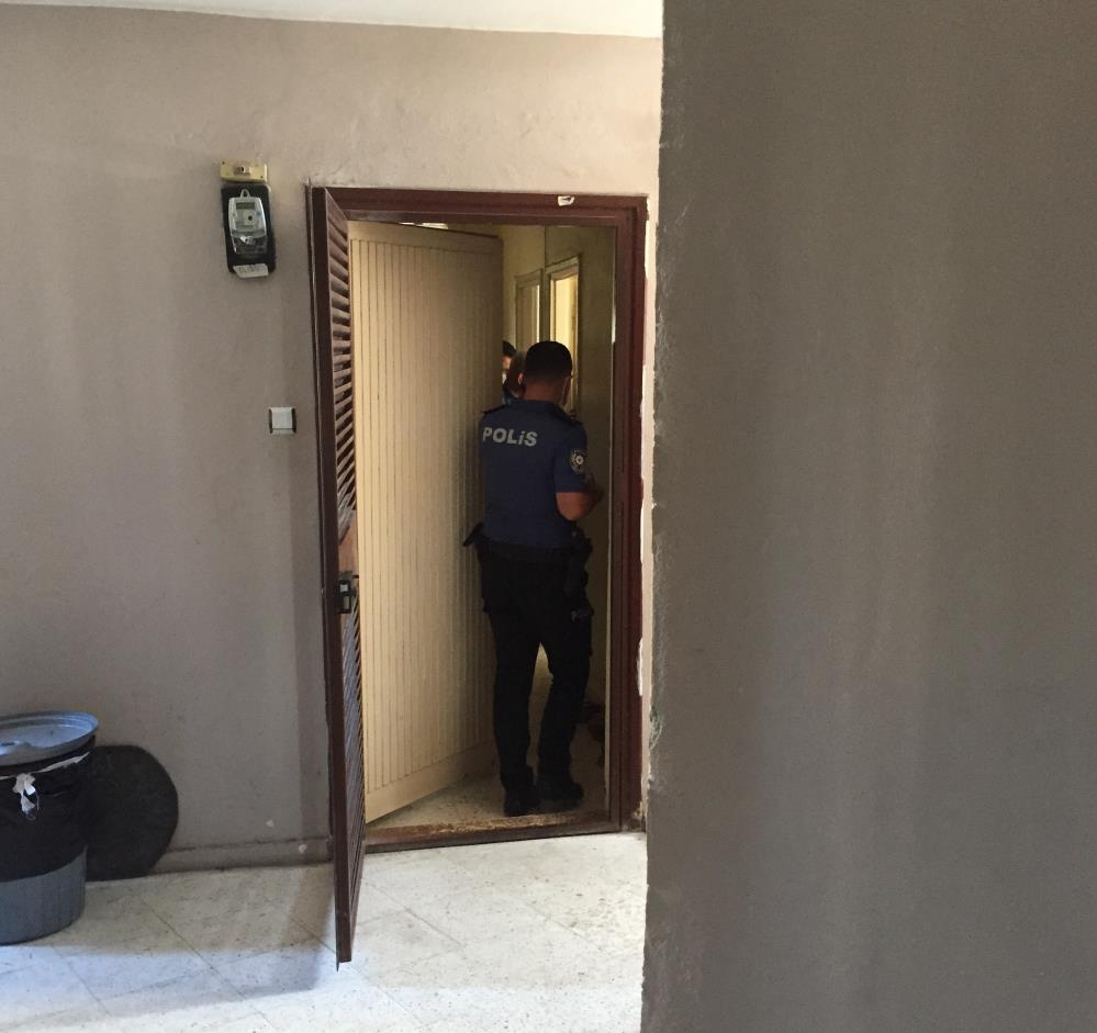 esini-oldurup-polisi-aradi2.jpg