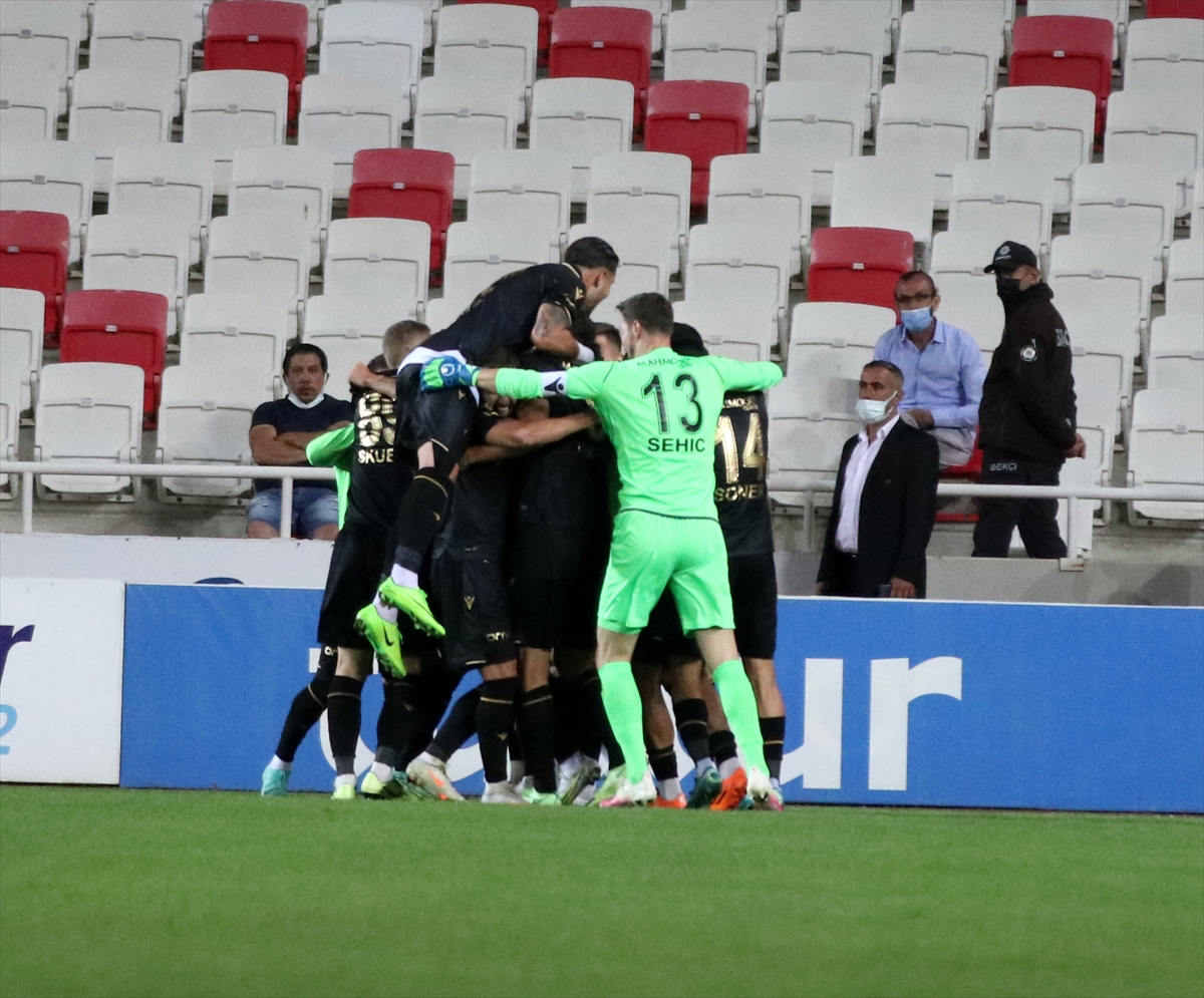 konyaspor-yeni-sezona-deplasmanda-galibiyetle-basladi-1.jpg