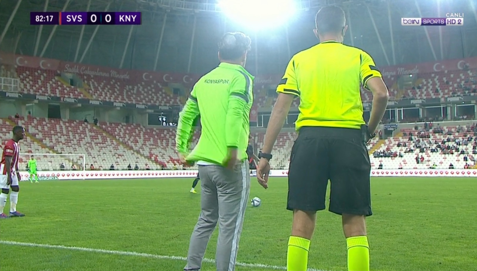 sivasspor-konyaspor-macinda-herkesin-saskina-dondugu-an-002.jpeg