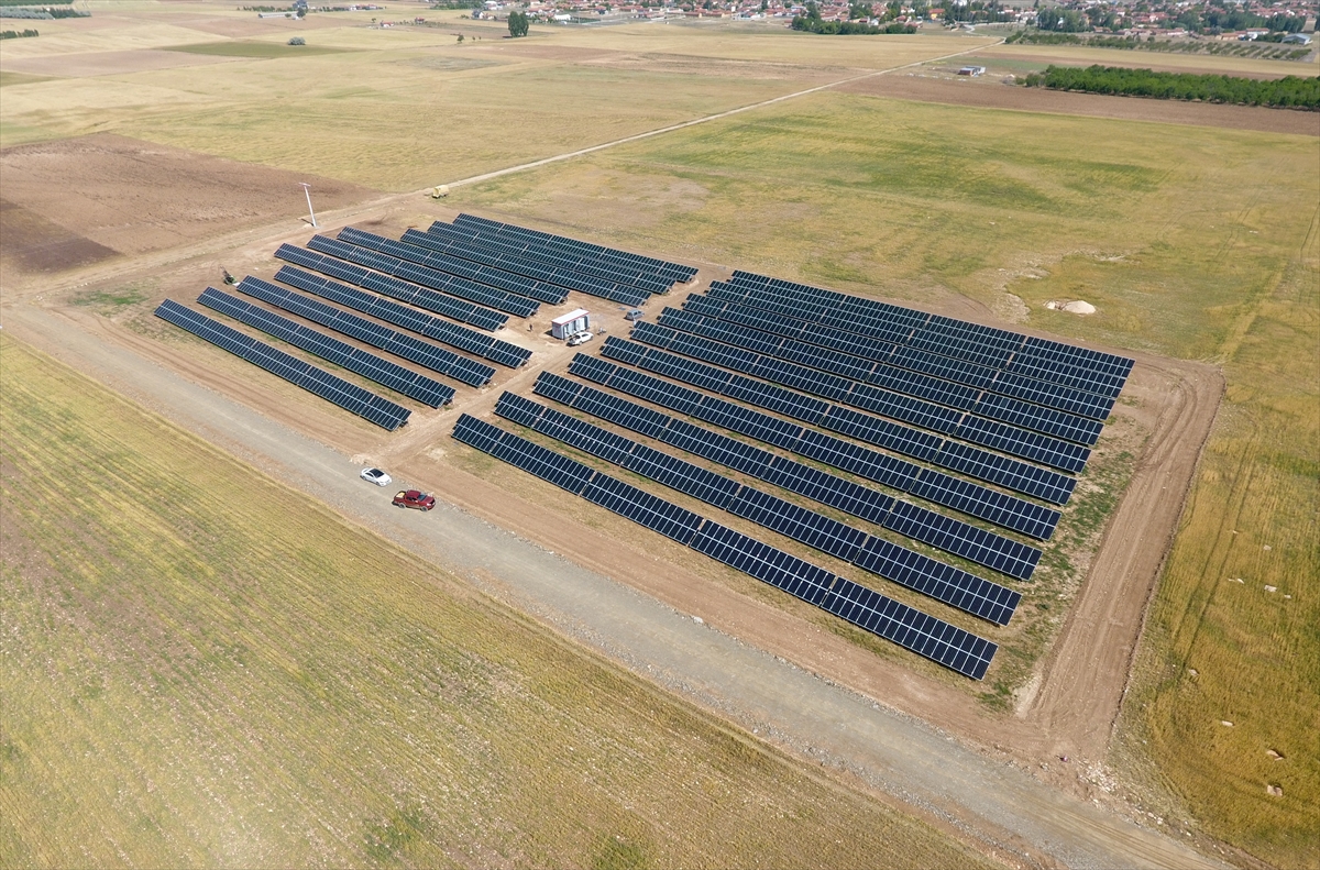 konyali-genc-kadin-girisimci-devlet-destegiyle-kurdugu-santralde-4-yerlesim-yerinin-elektrigini-uretiyor-2.jpg