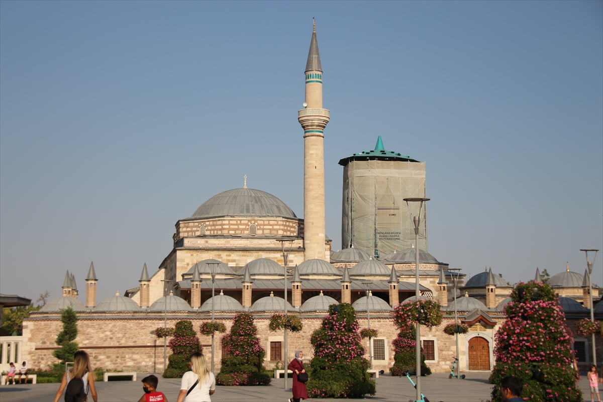 mevlana-muzesindeki-yesil-kubbenin-restorasyonu-seb-i-arusta-tamamlanmis-olacak-2.jpg