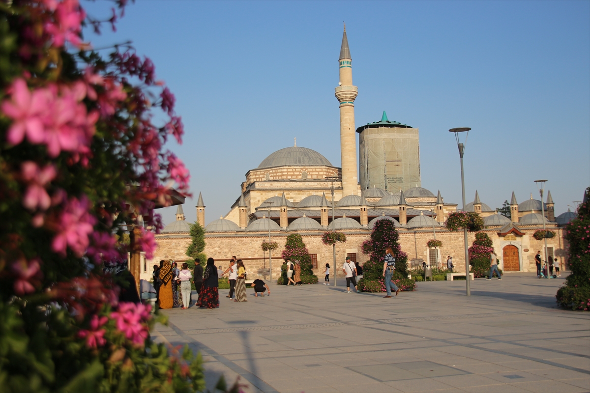 mevlana-muzesindeki-yesil-kubbenin-restorasyonu-seb-i-arusta-tamamlanmis-olacak-5.jpg