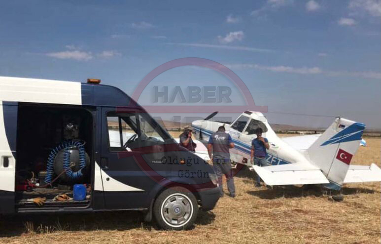 konyada-ariza-yapan-ucak-zorunlu-inis-yapti-001.jpg