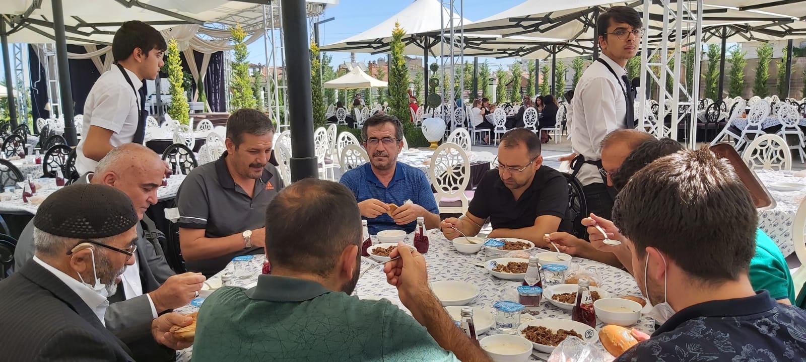 ak-parti-konya-milletvekili-ziya-altunyaldizin-oglu-furkan-evlendi-002.jpeg