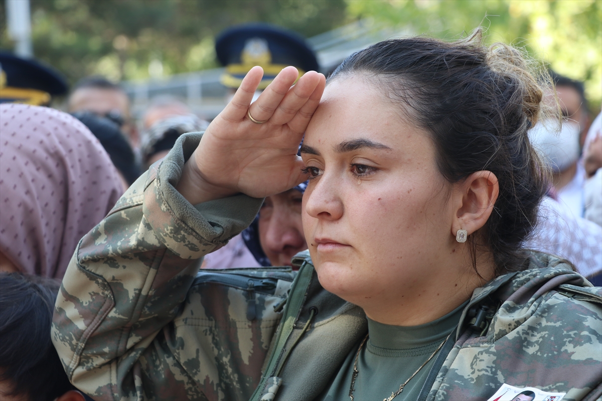 idlib sehidi mucahit sinirtepe ye yurek yakan veda