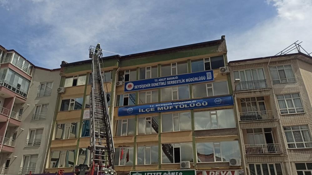 konyada-denetimli-serbestlik-ve-muftuluk-de-bulunan-binada-yangin-cikti.jpg