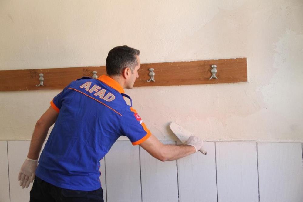 konya-afad-gonulluleri-okul-boyadi4.jpg