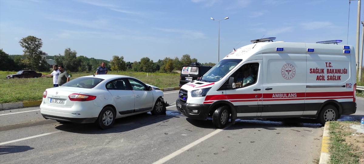 sakaryada-iki-otomobilin-carpismasi-sonucu-1-kisi-oldu-3-kisi-yaralandi-1.jpg