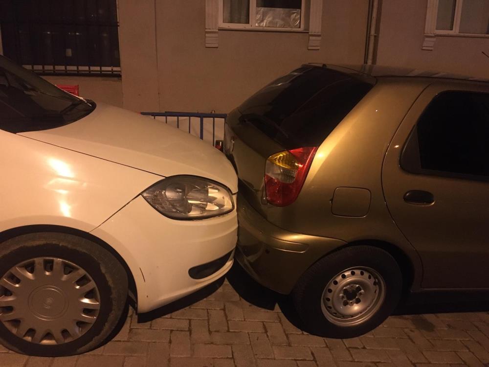 istanbulda-freni-bosalan-kamyon-8-araca-carparak-durabildi2.jpg