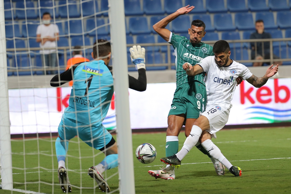 kasimpasa-konyaspor-maci-5.jpg
