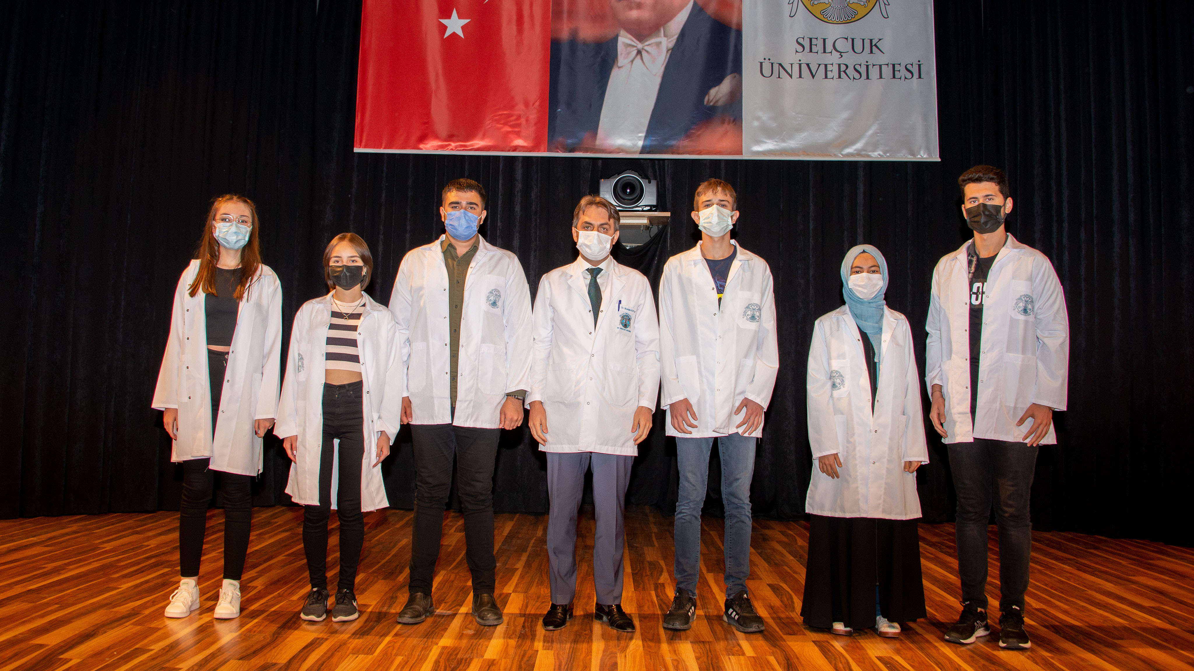 selcuk-universitesi-tip-fakultesinde-beyaz-onluk-heyecani-9-2.jpg