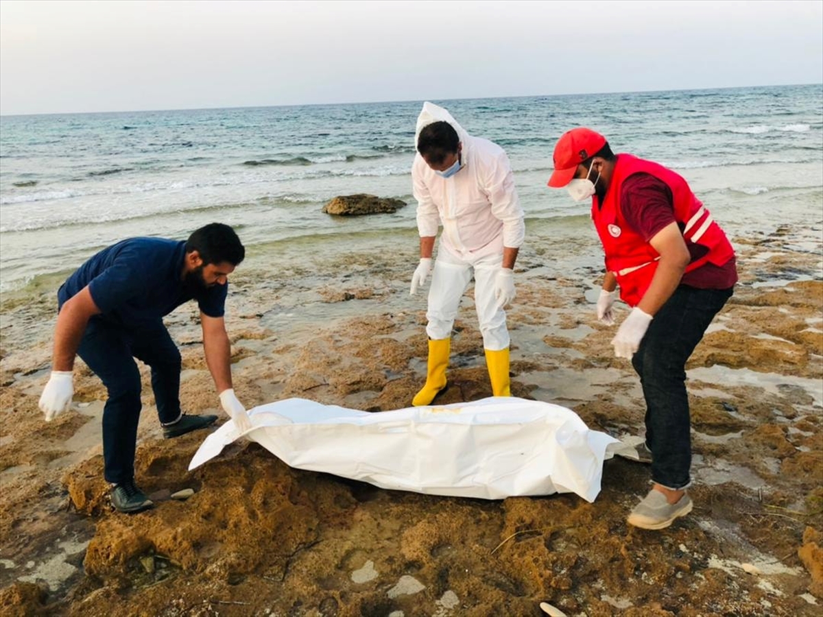 17-gocmenin-cesedi-sahile-vurdu-2.jpg