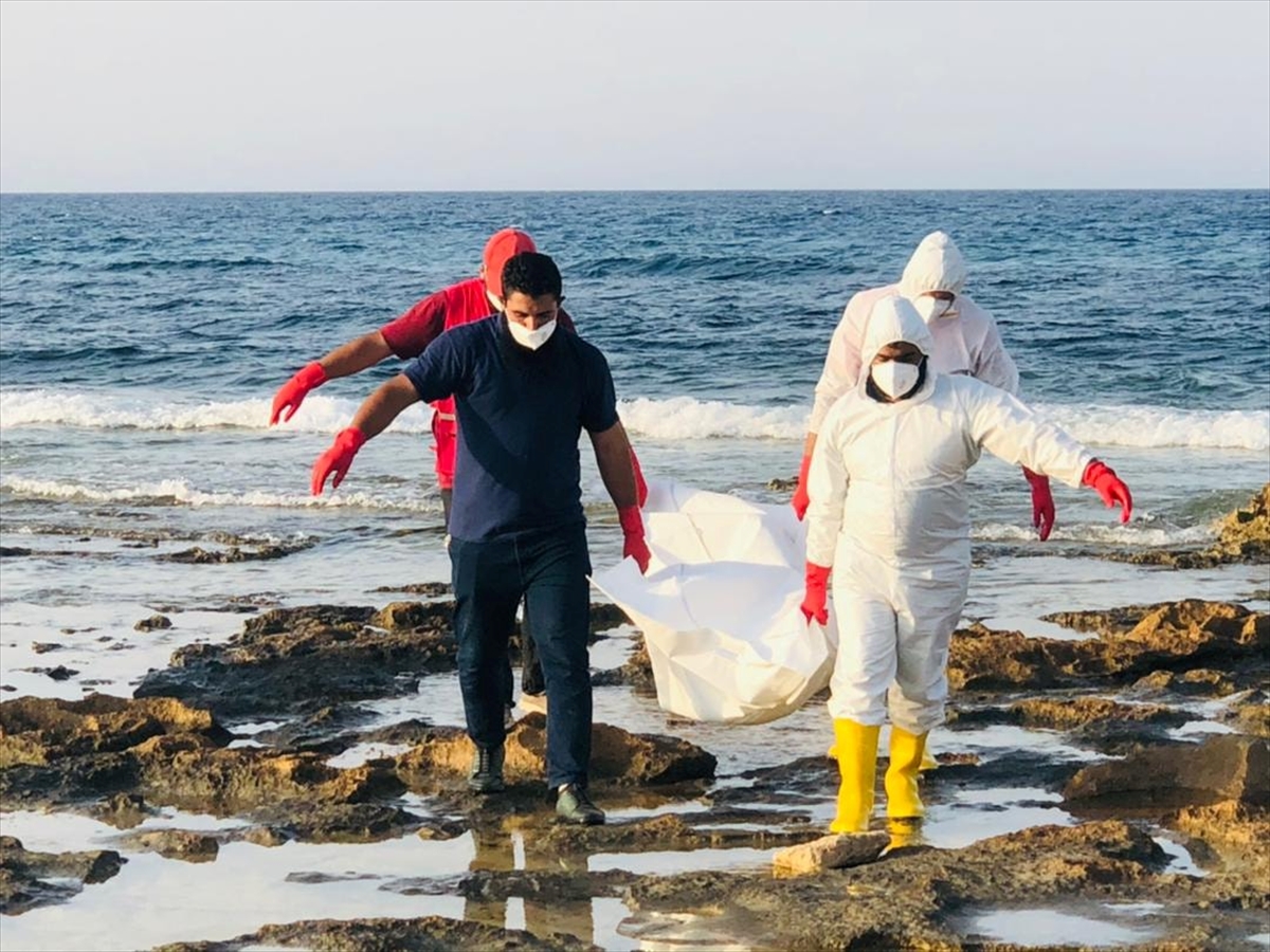 17-gocmenin-cesedi-sahile-vurdu-3.jpg