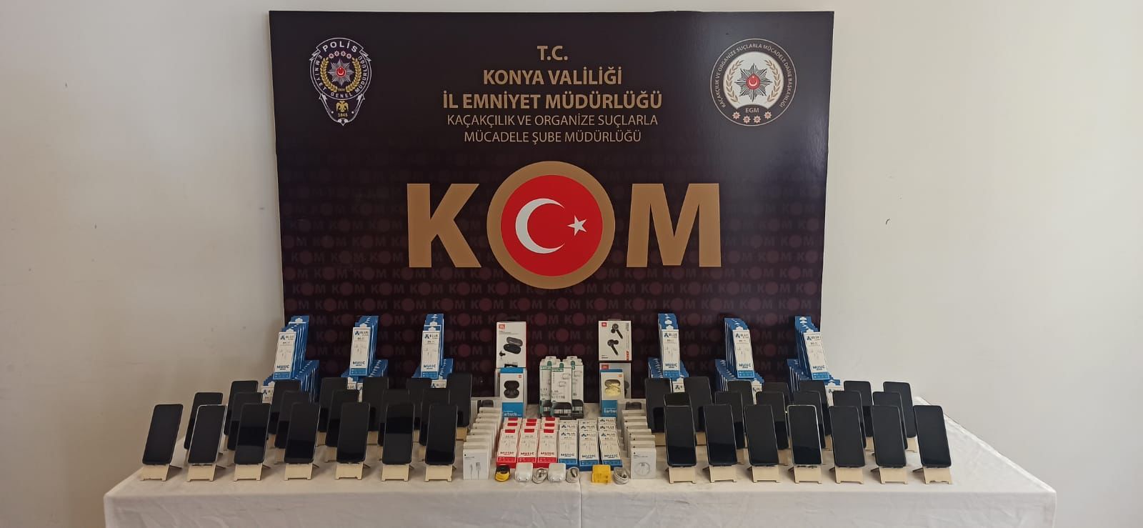 konya-polisinden-kacakcilik-operasyonu-2-kisi-gozaltina-alindi.jpeg