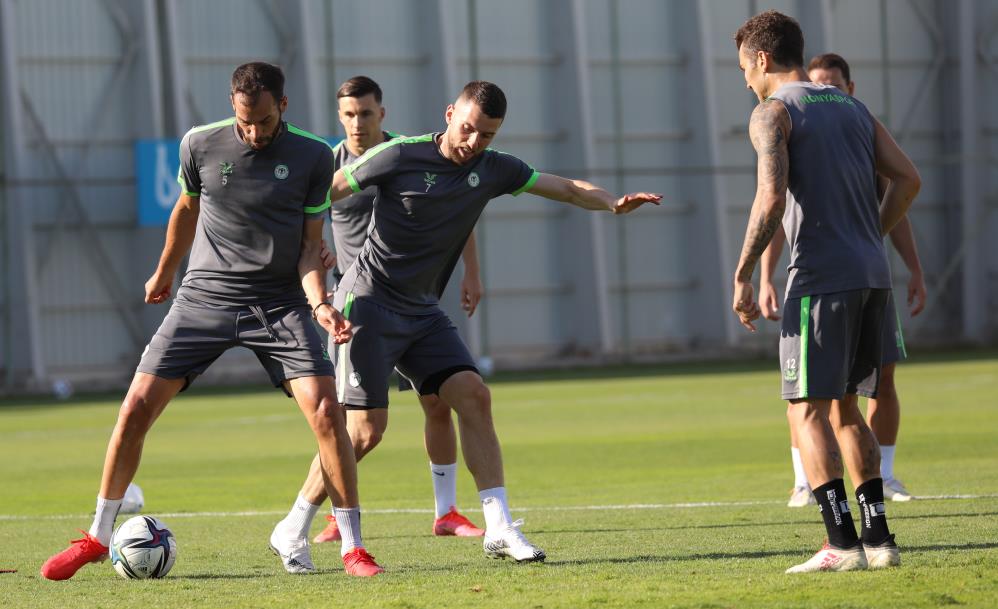 konyaspor-galatasaray-maci-hazirliklarina-devam-ediyor1.jpg