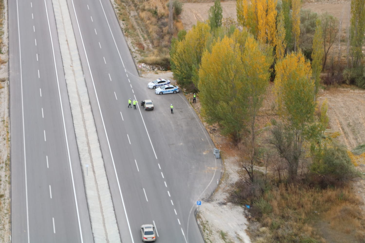 konya-polisinden-kent-merkezi-ve-2-ilcede-hava-destekli-trafik-denetimi-002.jpeg