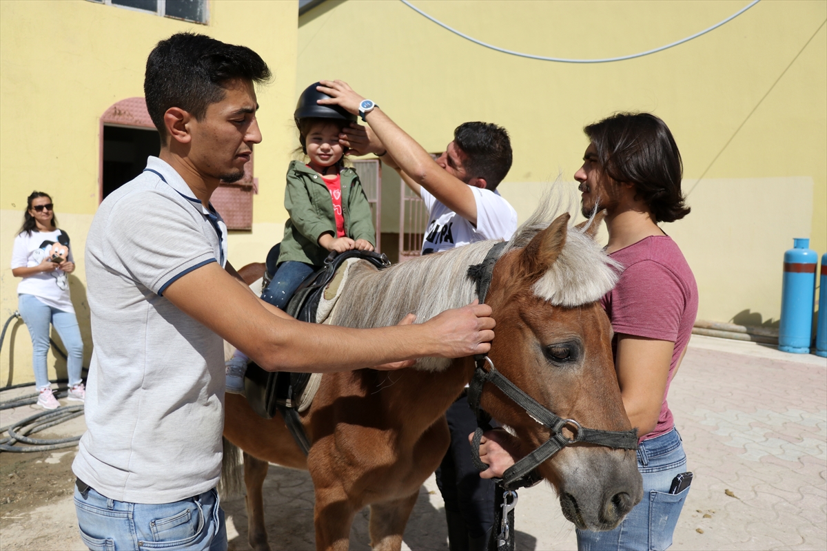 konyada-pandemiyle-beraber-binicilik-sporuna-talep-katlandi-1.jpg