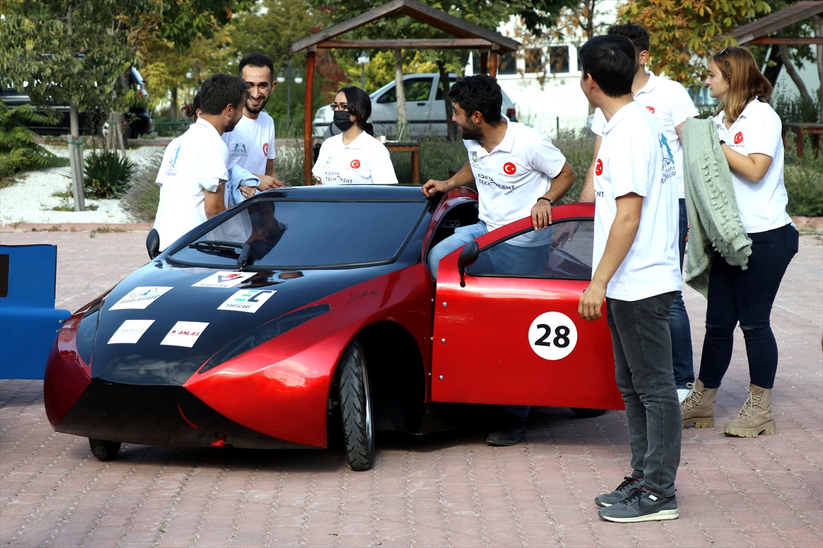 selcuk-universiteli-ogrenciler-elektromobil-ve-hidromobil-kategorisinde-iki-otomobil-yapti-2.jpg