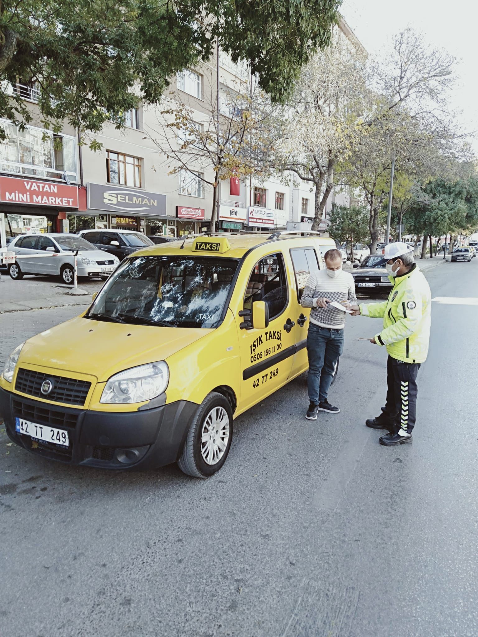 konyada-ticari-taksi-duraklari-ve-suruculerine-yonelik-12-kural-denetimi-yapildi-003.jpeg