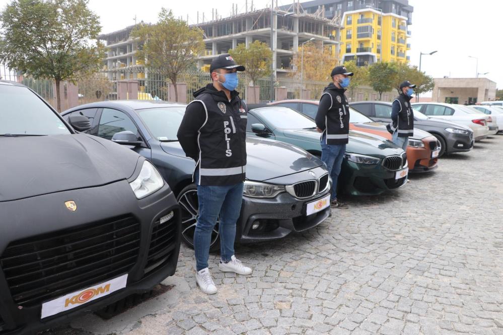 konya-dahil-9-ilde-operasyon-ikiz-plaka-yontemiyle-spor-otomobil-kacakciligi-002.jpg