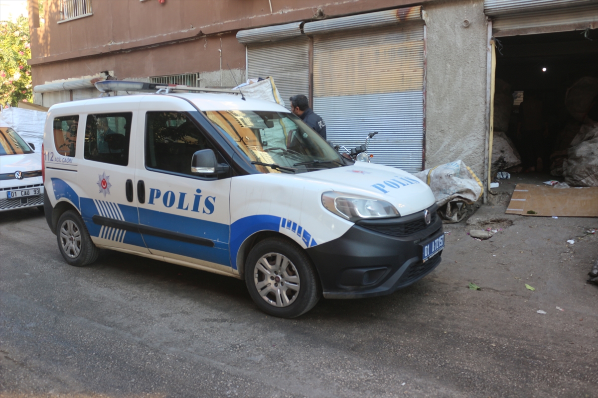 hirsizlik-zanlisi-kadin-sert-kayaya-carpti-ev-sahibi-kiskivrak-yakaladi-1.jpg